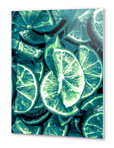 closeup slices of lime background Metal prints by Timmy333