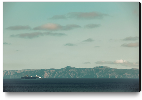 Ocean and mountains at Rancho Palos Verdes California USA Canvas Print by Timmy333