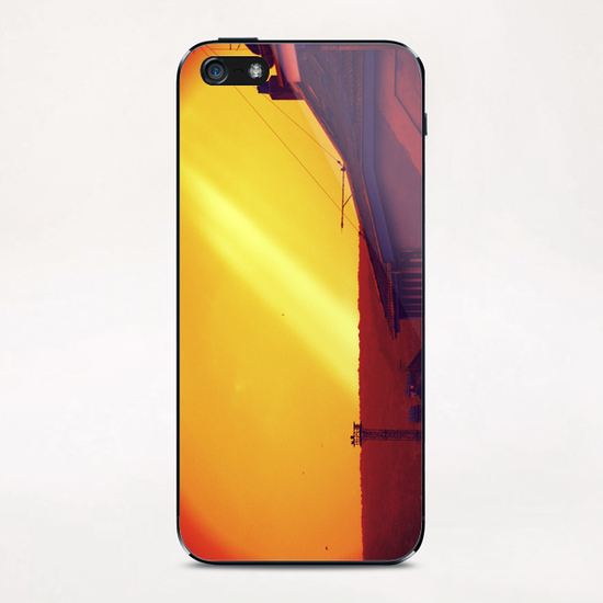 Sky and spot: Le dôme iPhone & iPod Skin by Stefan D